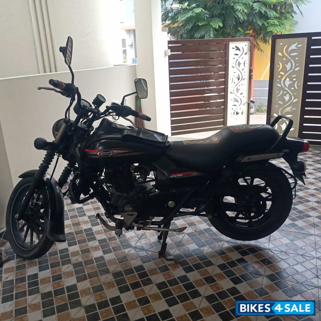 Black Bajaj Avenger Street 220