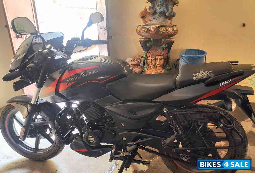 Bajaj Pulsar 150 Twin Disc BS6