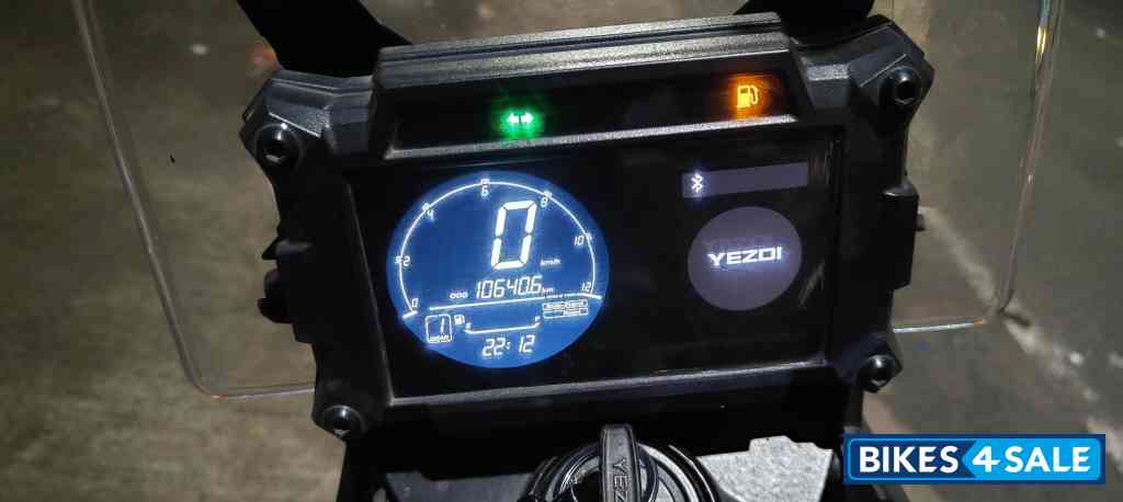 Yezdi Adventure Gloss 2024