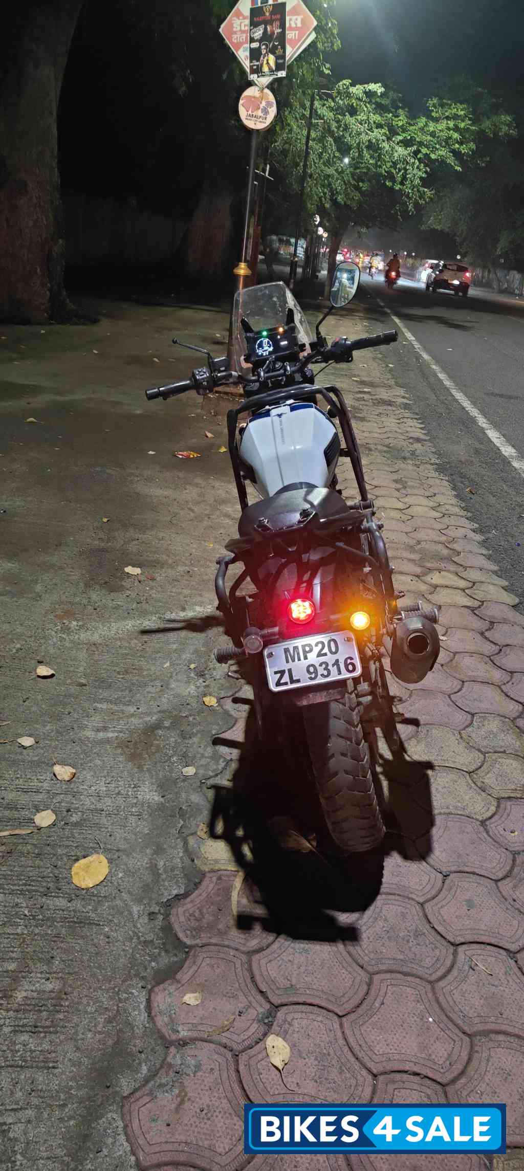 Yezdi Adventure Gloss 2024