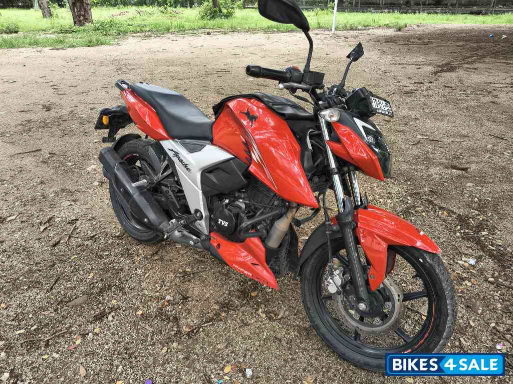 TVS Apache RTR 160 4V BS6