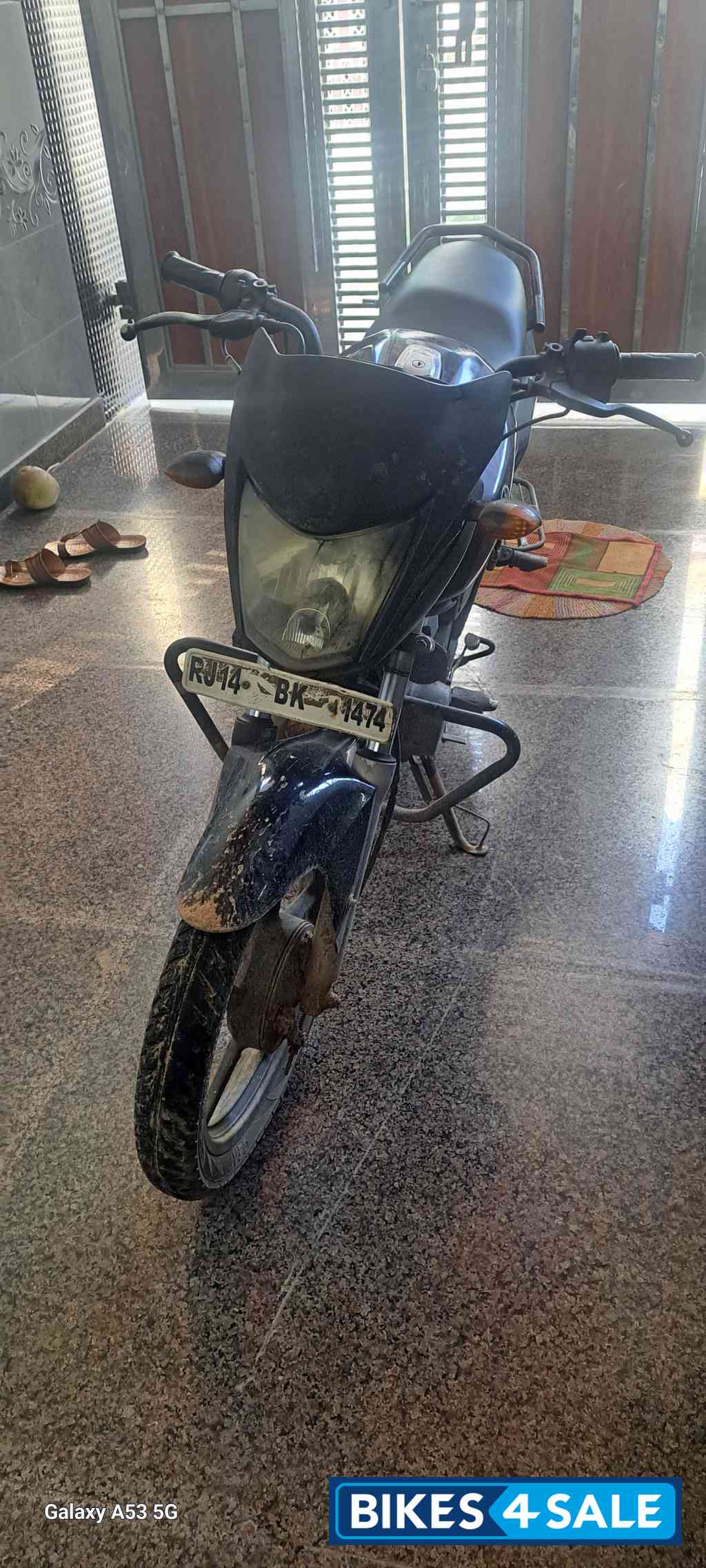 Black Yamaha SZ