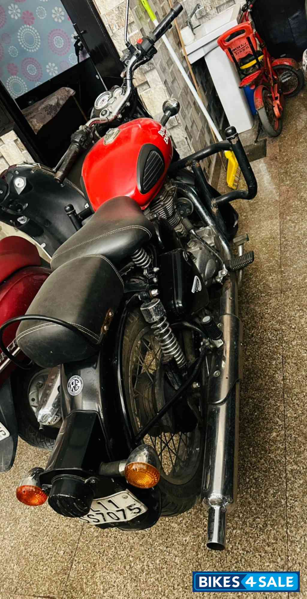 Red Royal Enfield Classic 350 Redditch Red