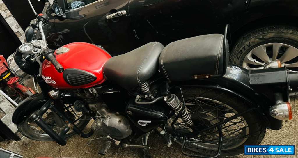 Red Royal Enfield Classic 350 Redditch Red Red Royal Enfield Classic 350 Redditch Red