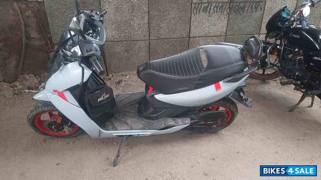 Lunar Gray Ather 450X Gen 3