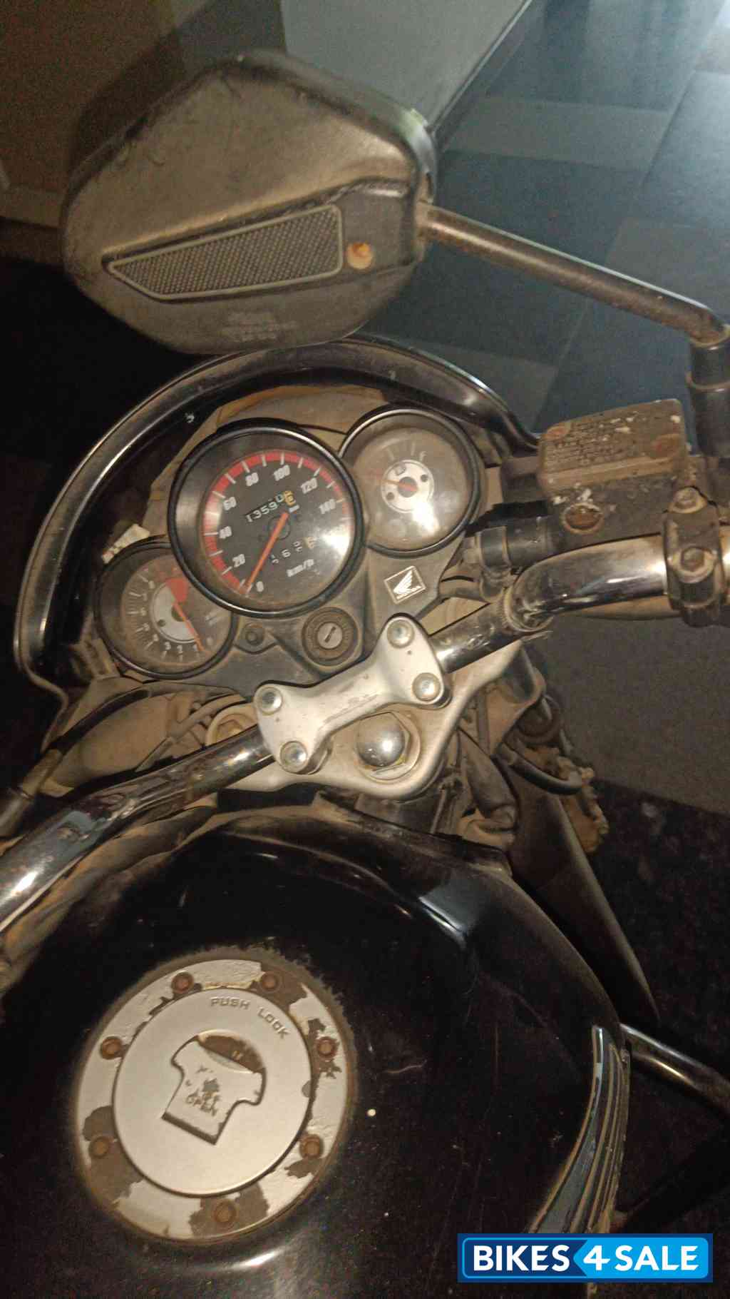 Back Honda CB Unicorn