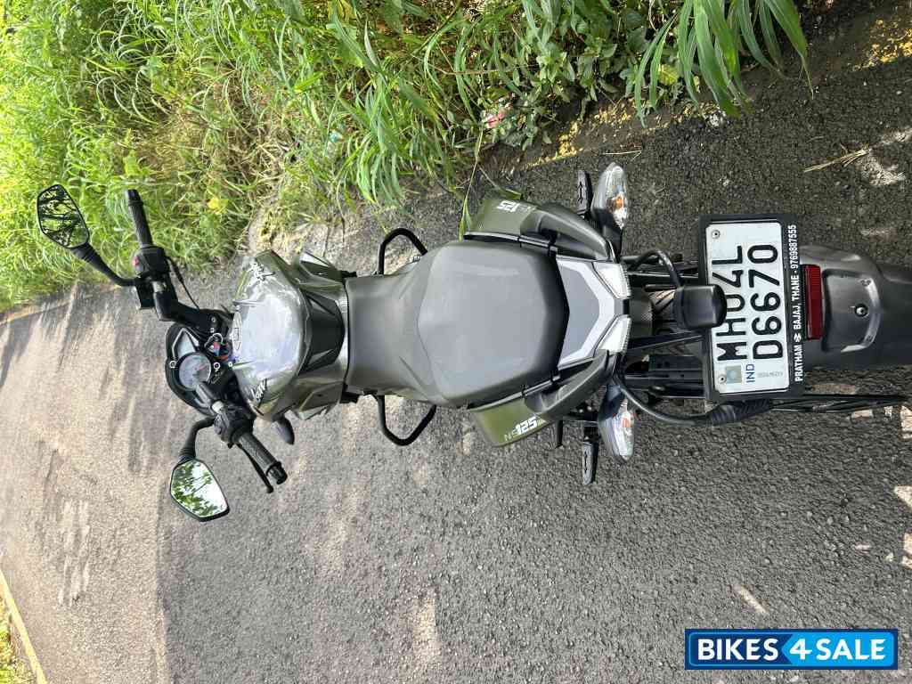 Gloss Pewter Grey Bajaj Pulsar NS 125