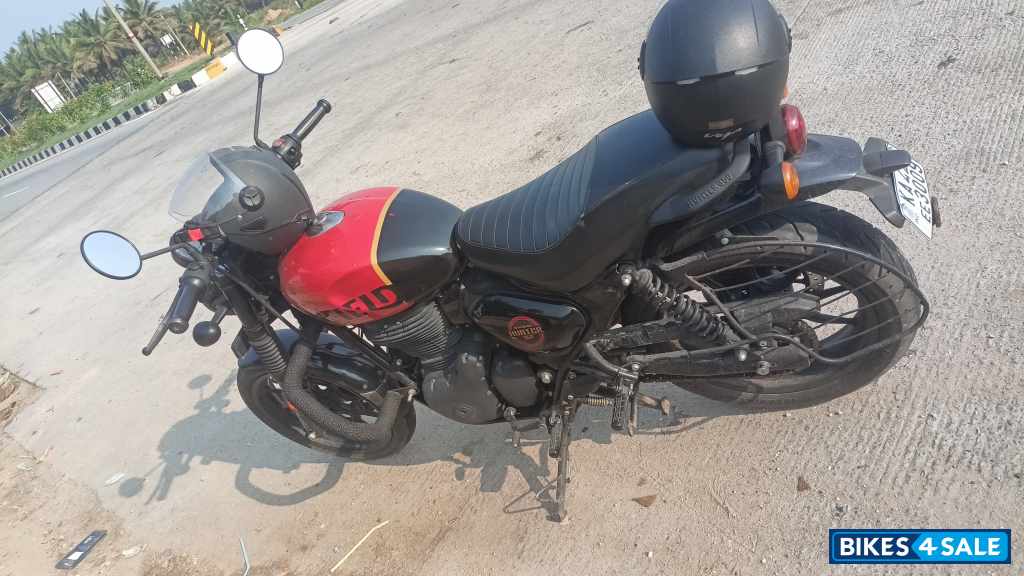 Rebel Red Royal Enfield Hunter 350 Retro