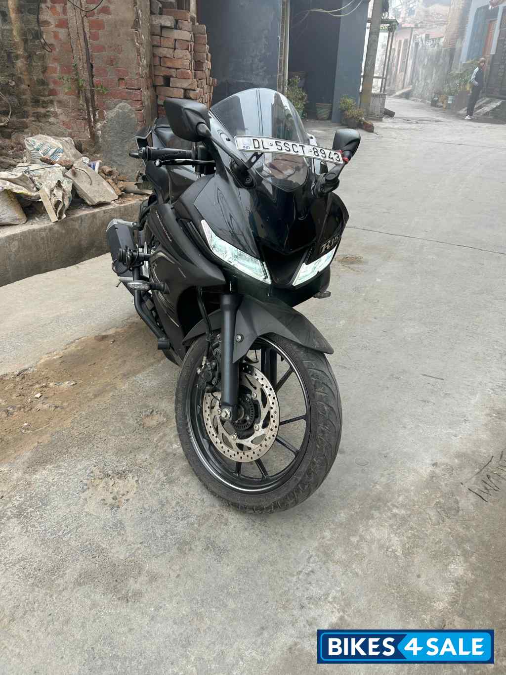 Black Yamaha YZF R15 V3 BS6