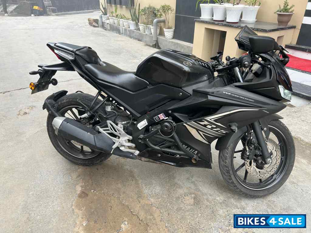 Black Yamaha YZF R15 V3 BS6 Black Yamaha YZF R15 V3 BS6