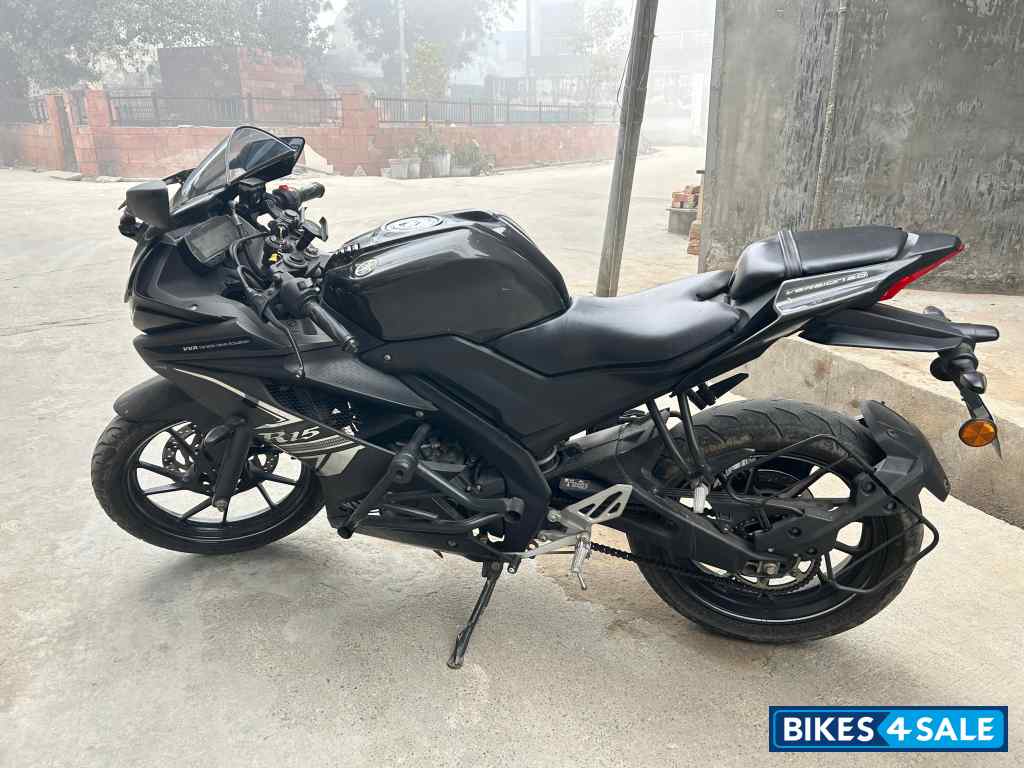 Black Yamaha YZF R15 V3 BS6 Black Yamaha YZF R15 V3 BS6