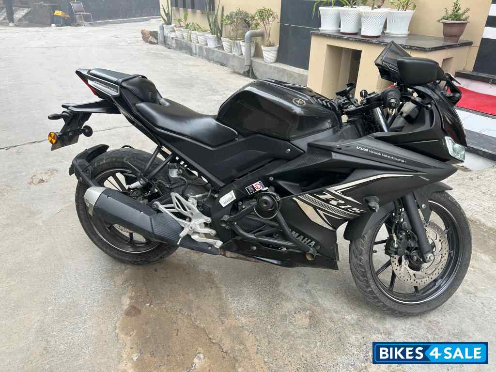 Black Yamaha YZF R15 V3 BS6 Black Yamaha YZF R15 V3 BS6
