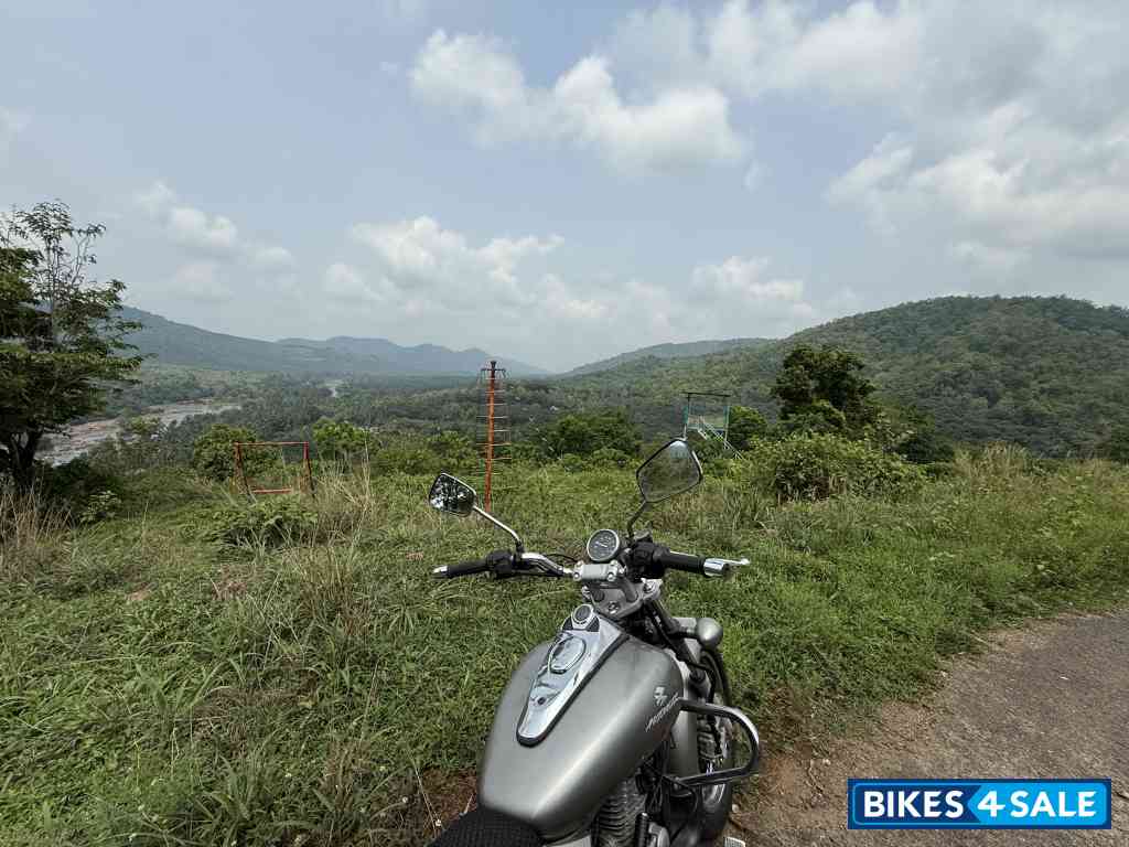 Bajaj Avenger 180 DTS-i Bajaj Avenger 180 DTS-i