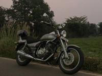 Bajaj Avenger 180 DTS-i