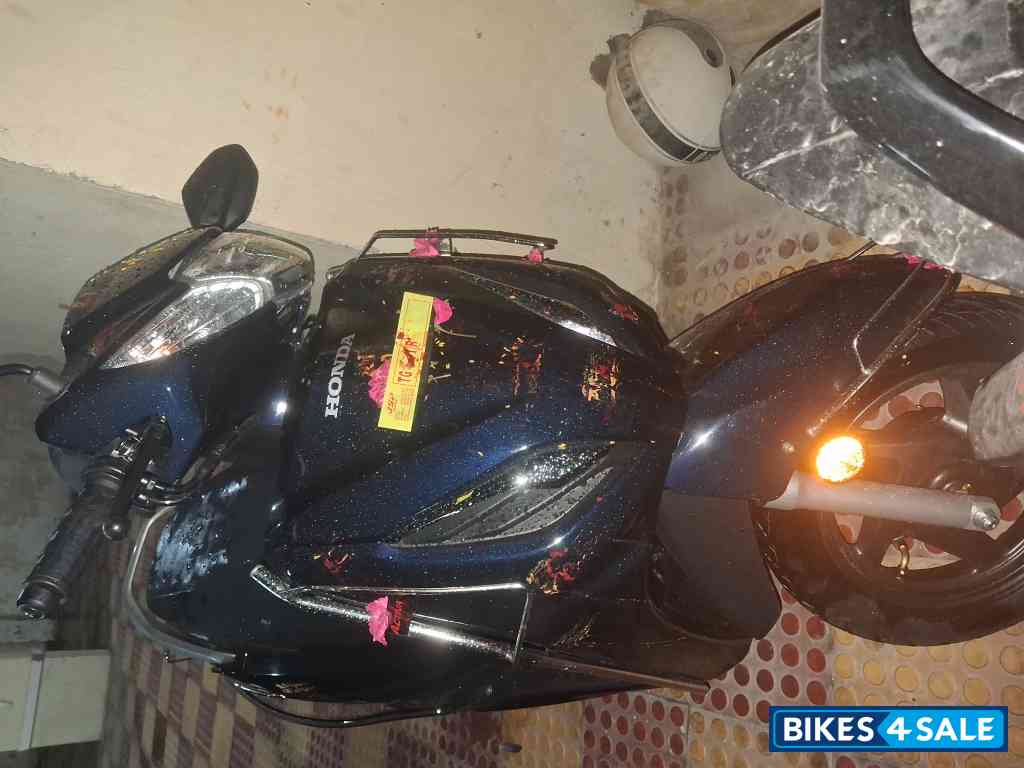 Pearl Siren Blue Honda Activa 6G Dlx