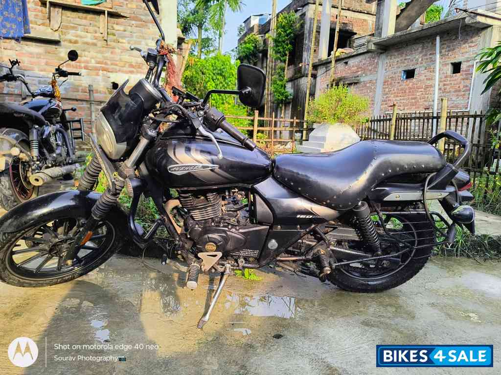 Ebony Black Met Bajaj Avenger Street 160 BS6