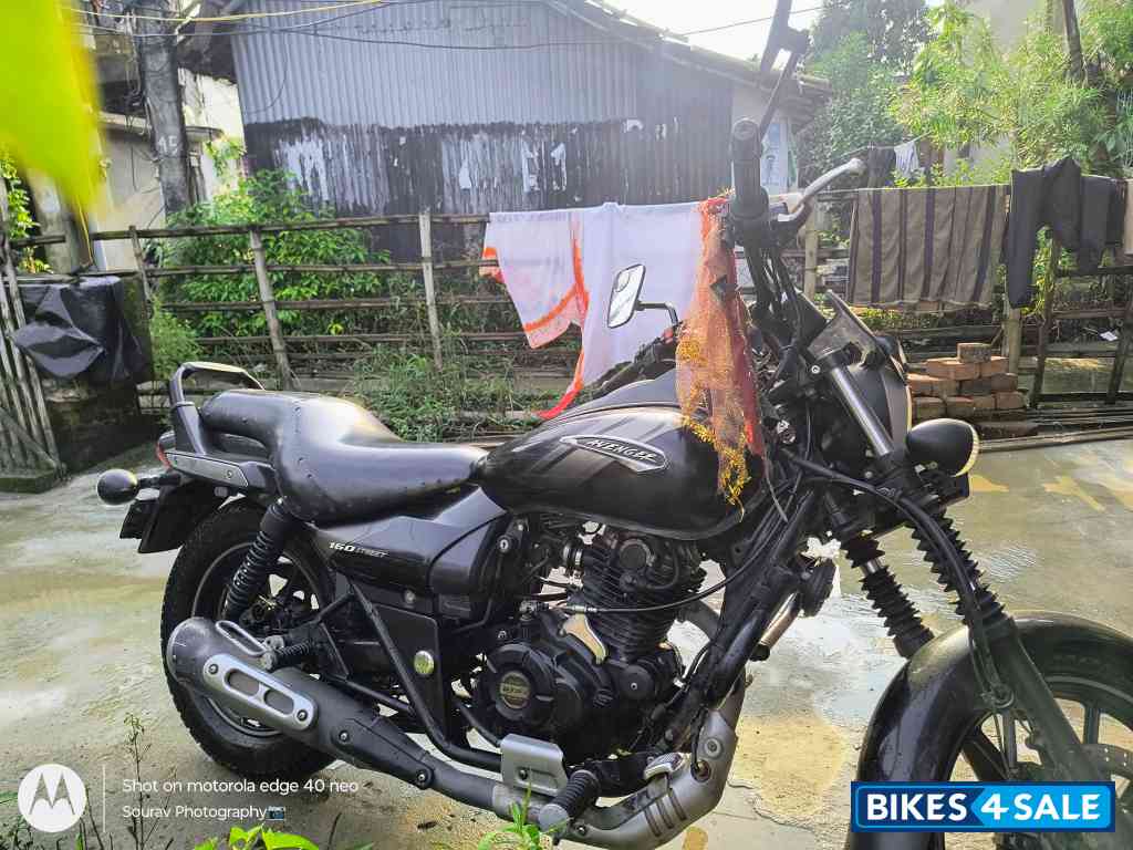 Ebony Black Met Bajaj Avenger Street 160 BS6