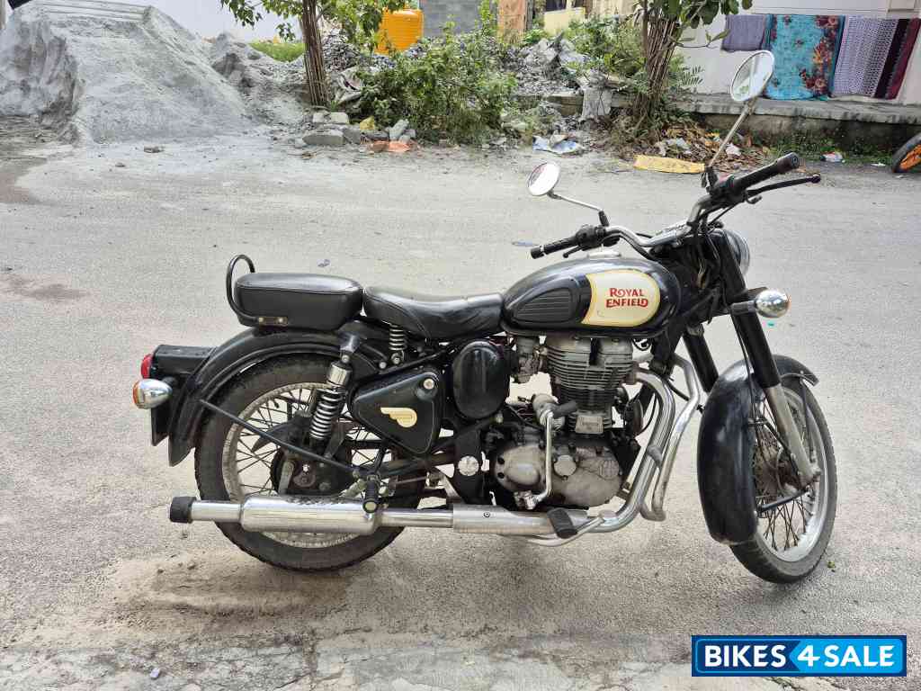 Black Royal Enfield Classic 350