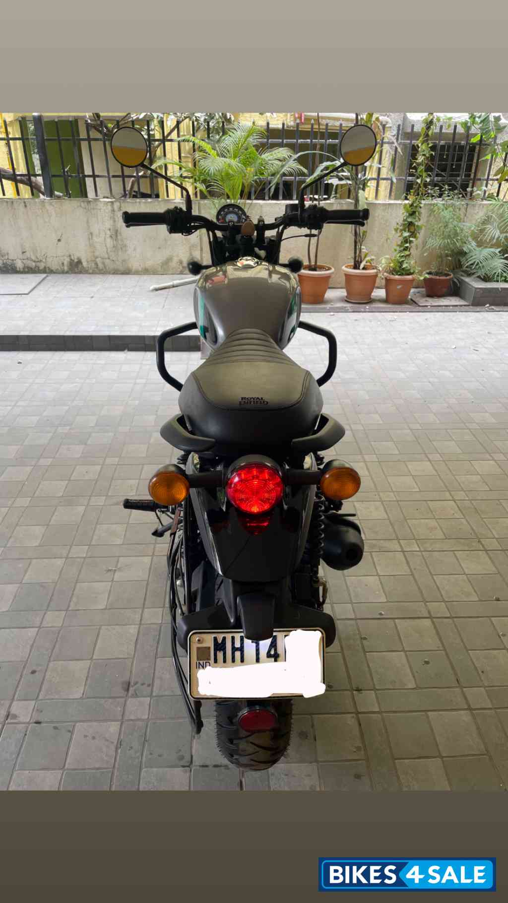 Dapper Ash Royal Enfield Hunter 350 Metro