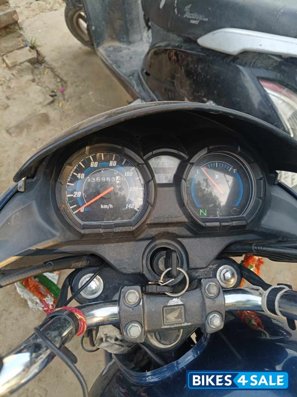 Decent Blue Metallic Honda Shine 125