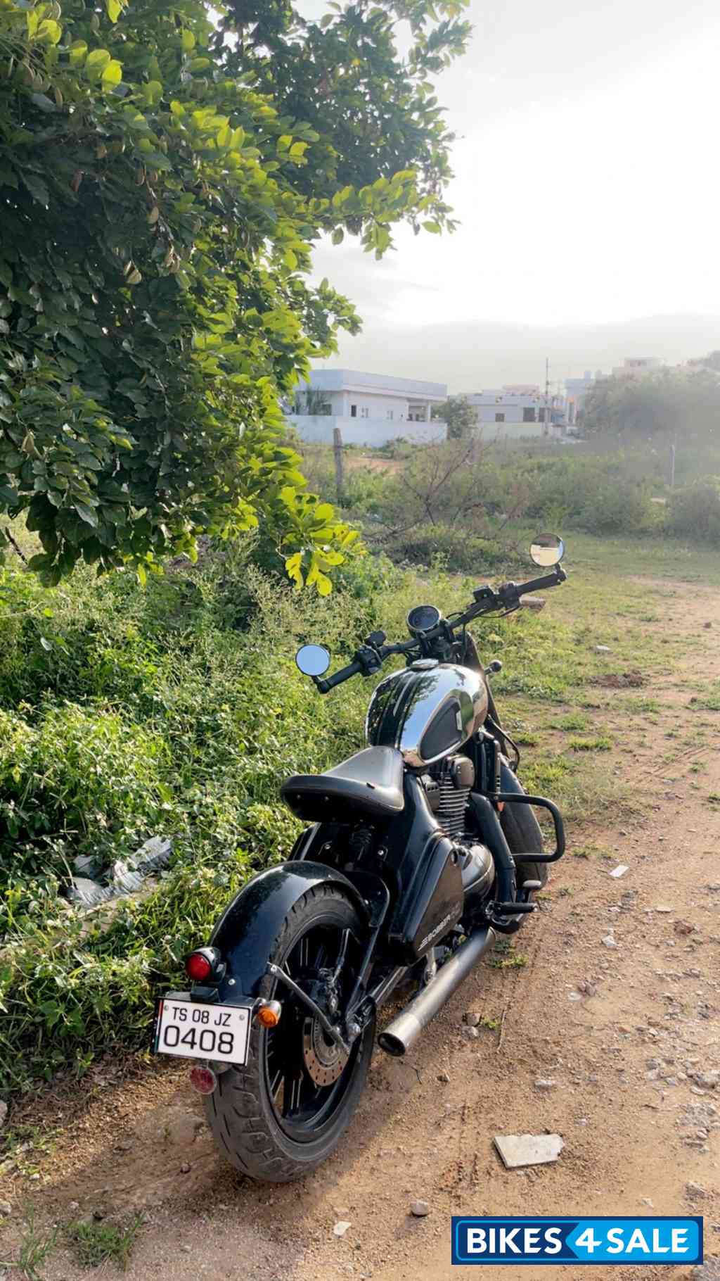 Chrome Black Jawa 42 Bobber Black Mirror