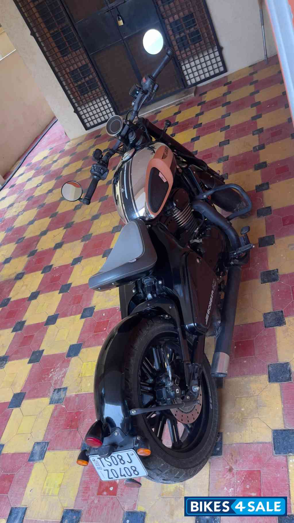 Chrome Black Jawa 42 Bobber Black Mirror