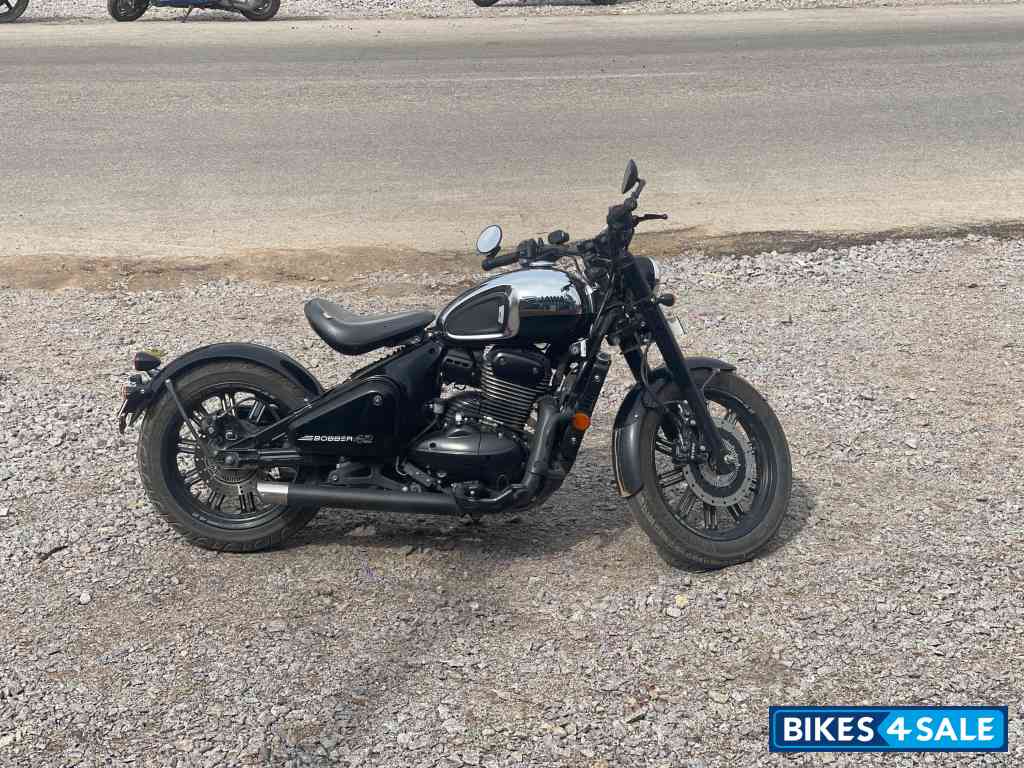 Chrome Black Jawa 42 Bobber Black Mirror