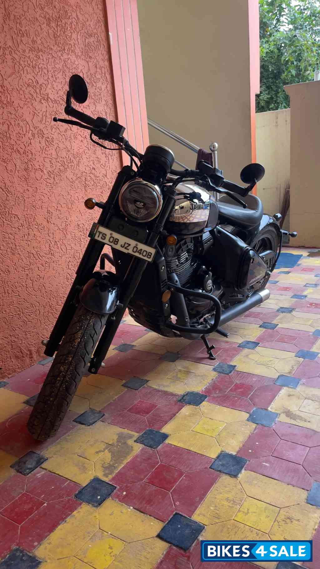 Chrome Black Jawa 42 Bobber Black Mirror