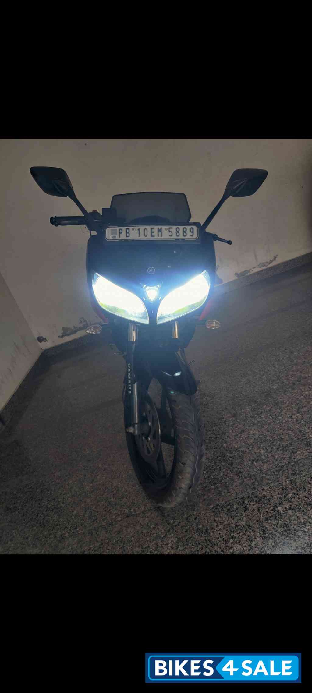 Black Red Yamaha Fazer