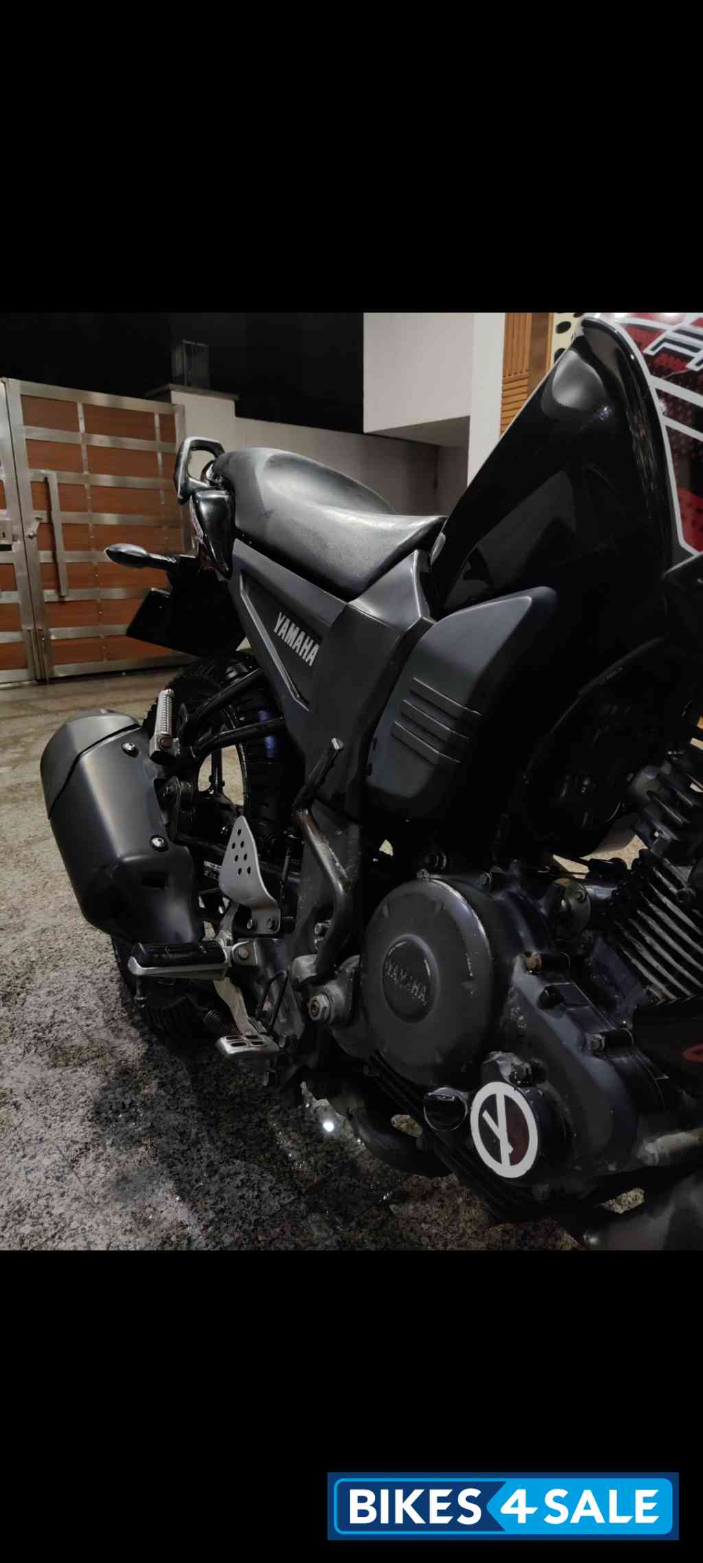 Black Red Yamaha Fazer