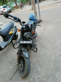 Yezdi Roadster Dual Tone