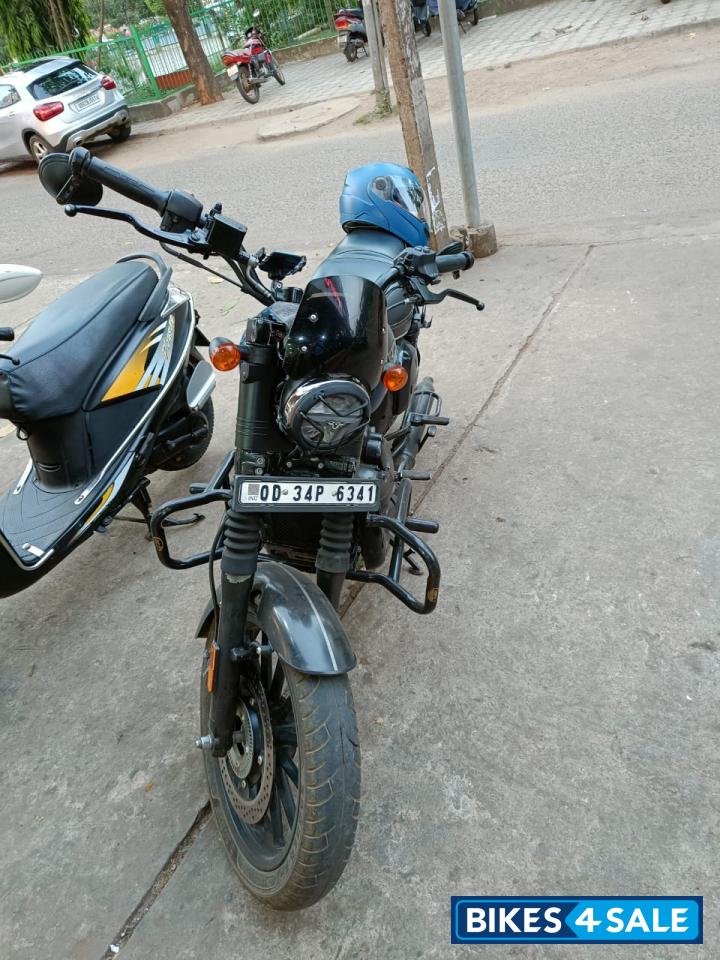 Yezdi Roadster Dual Tone