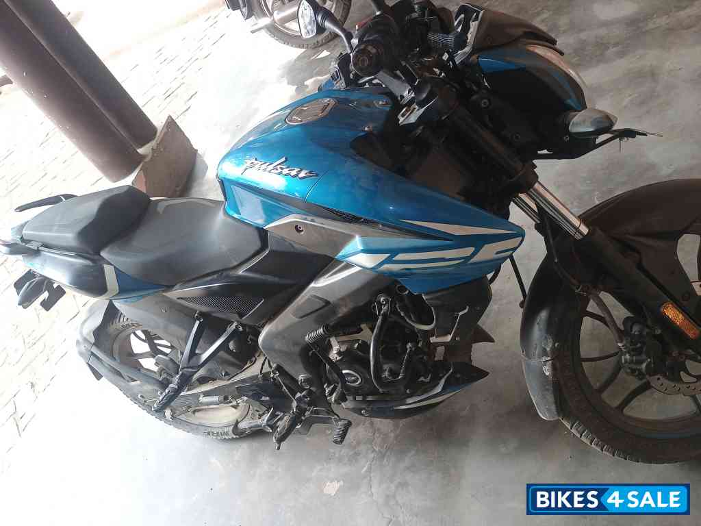 Blue Bajaj Pulsar NS125 2022