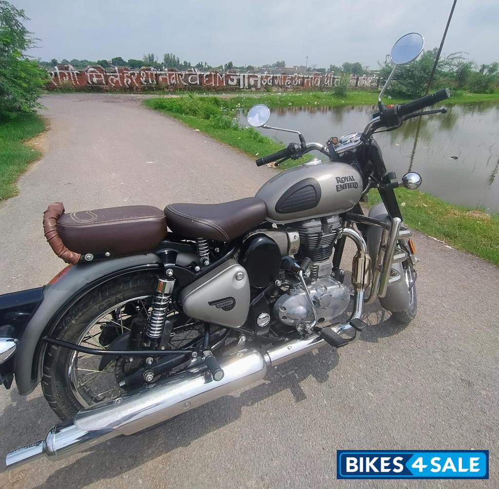 Royal Enfield Classic Gunmetal Grey Royal Enfield Classic Gunmetal Grey