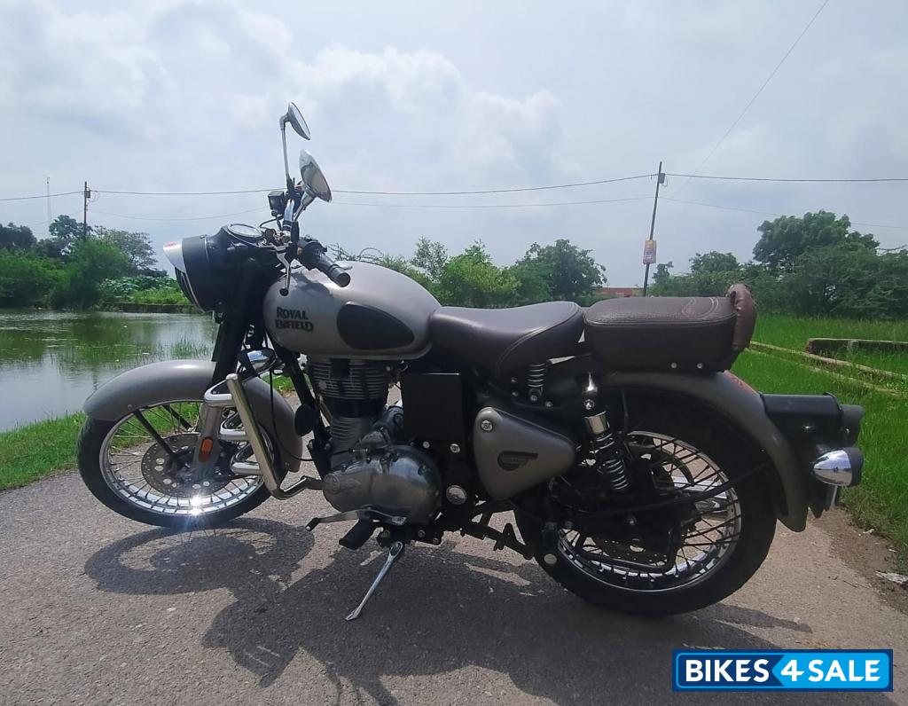 Royal Enfield Classic Gunmetal Grey Royal Enfield Classic Gunmetal Grey