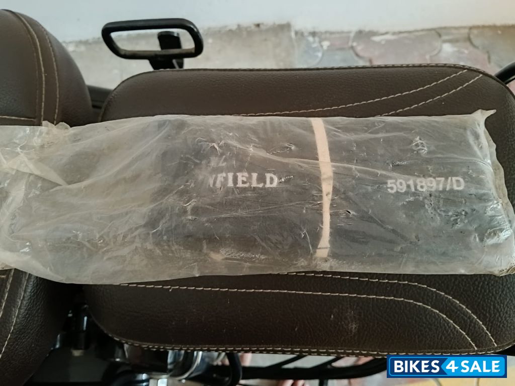 Silver Royal Enfield Classic 350 BS VI Silver Royal Enfield Classic 350 BS VI