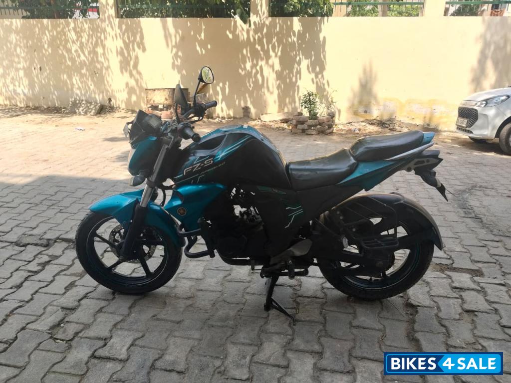 Yamaha FZ-S FI V2
