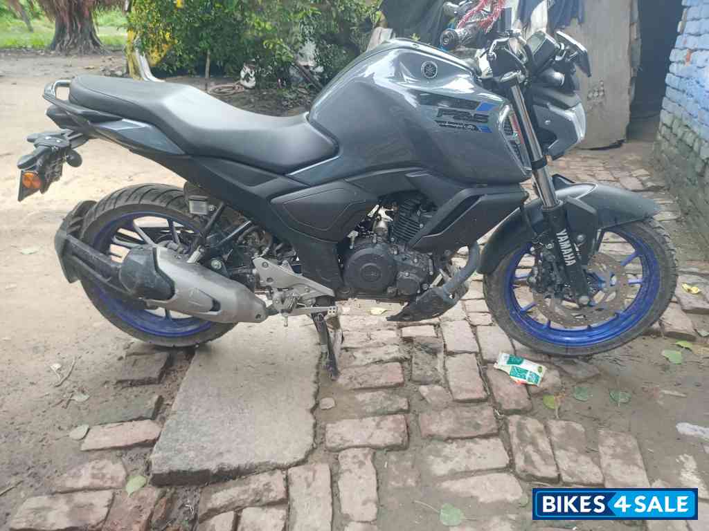 Pastel Dark Grey Yamaha FZ-S