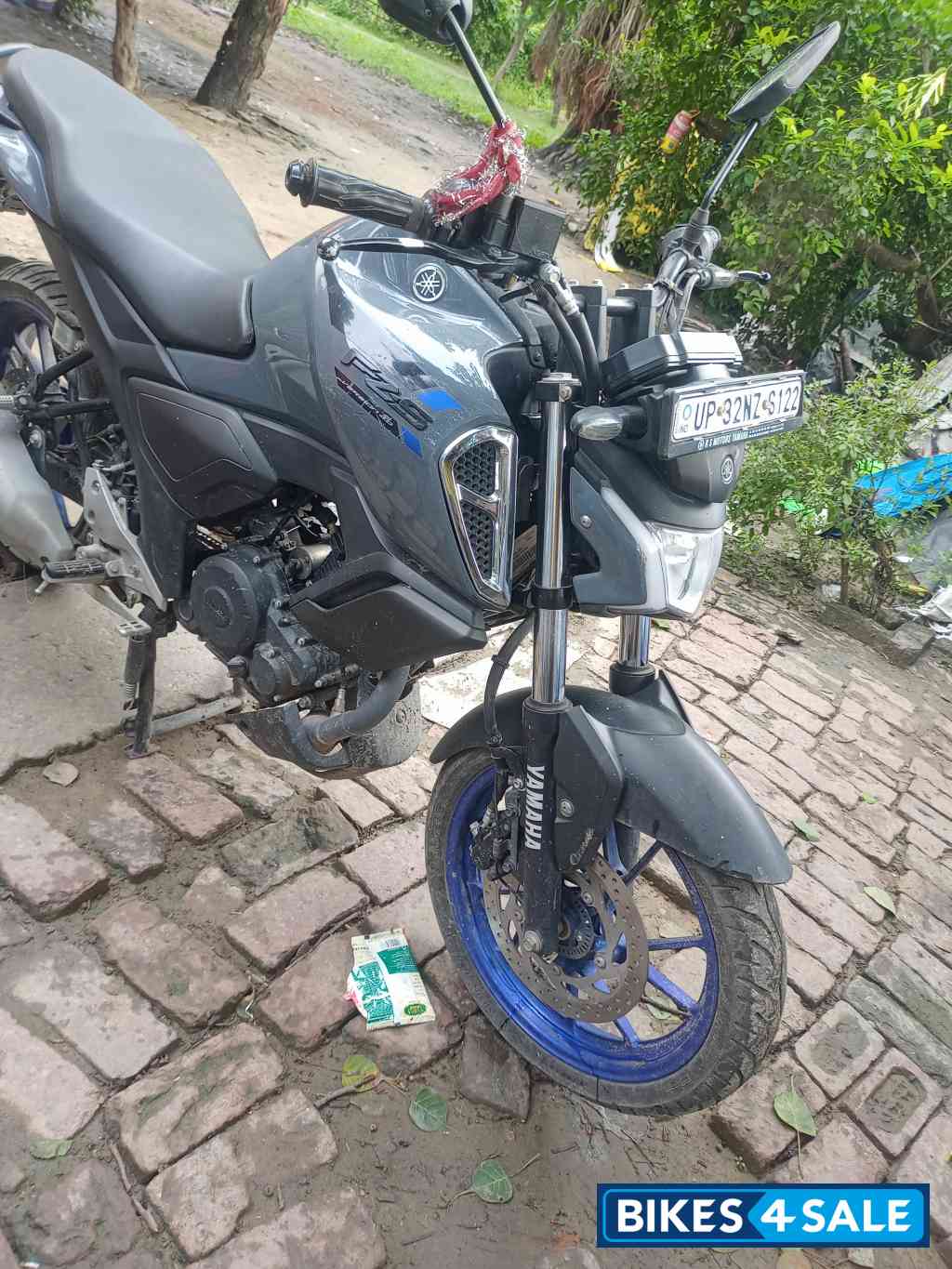 Pastel Dark Grey Yamaha FZ-S