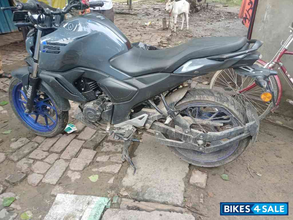 Pastel Dark Grey Yamaha FZ-S