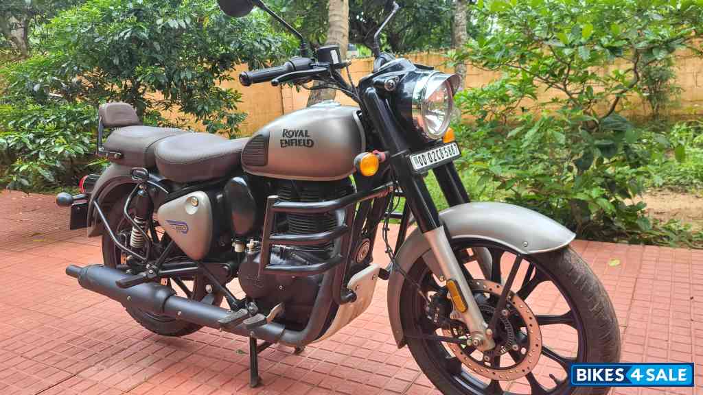 Dark Gun Metal Grey Royal Enfield Classic 350 Dual Channel BS6