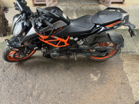 Black KTM Duke 390