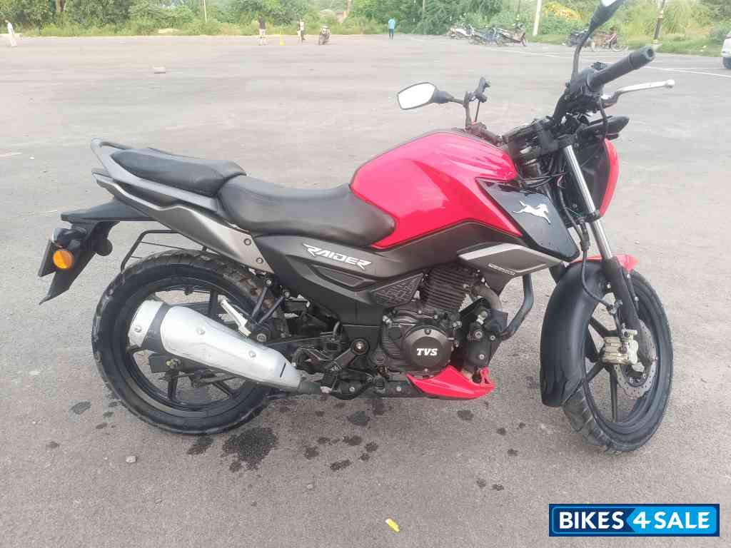 Red Black TVS Raider Split Seat