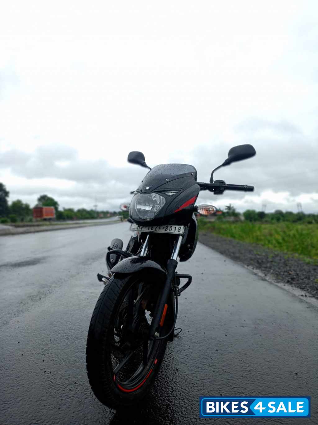 Bajaj Pulsar 125 Neon Disc Single Seat