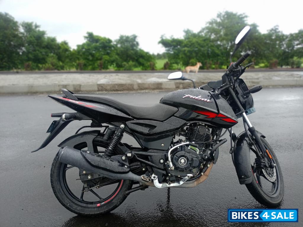 Bajaj Pulsar 125 Neon Disc Single Seat