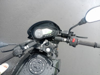 Bajaj Pulsar 125 Neon Disc Single Seat