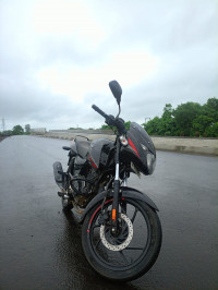 Bajaj Pulsar 125 Neon Disc Single Seat