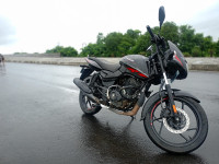Bajaj Pulsar 125 Neon Disc Single Seat