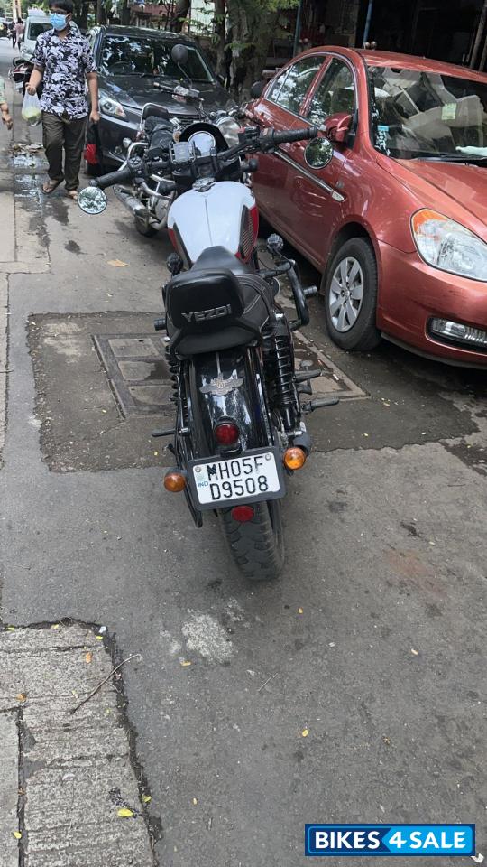 Yezdi Roadster Dual Tone