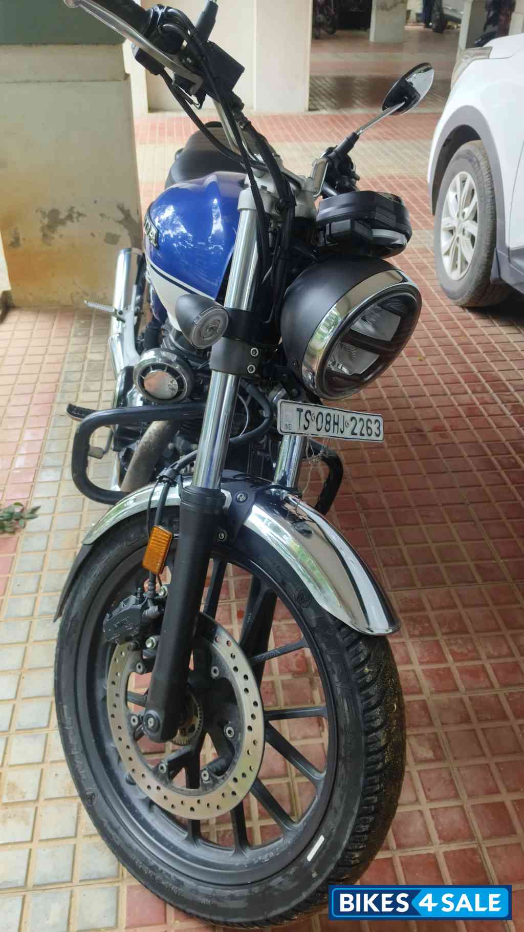 Athletic Blue Honda Hness CB350 DLX Pro